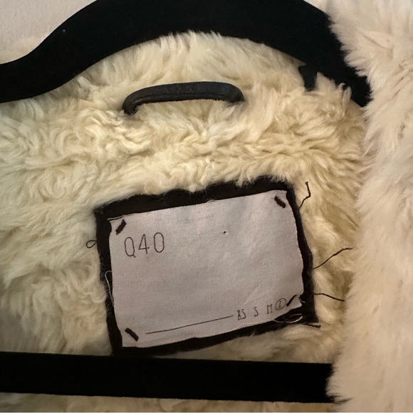 Q40 Leather Jacket with Fur Lining - Picture 8 of 8